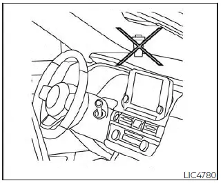Nissan Pathfinder. Head Up Display (HUD)