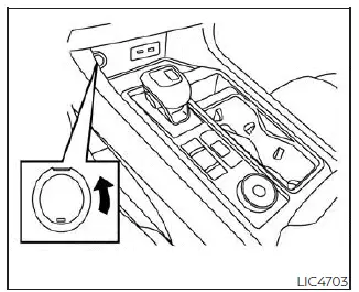 Nissan Pathfinder. Power outlets